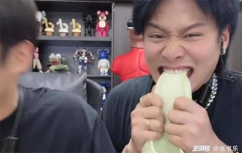 吃瓜群众遇到小杨哥视频,吃瓜群众围观网络奇观