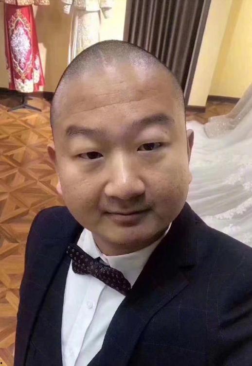 带你吃瓜便装视频素材,带你领略“带你吃瓜”视频中的时尚瞬间