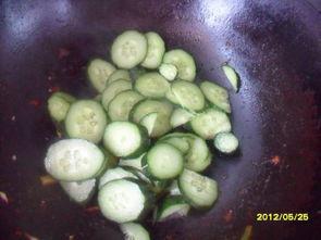 老京瓜怎么吃才好吃视频,解锁传统吃法，尽享夏日清凉